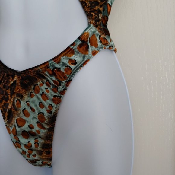 Magic Bikini Leopard Velvet One Piece Suit - Picture 8 of 12